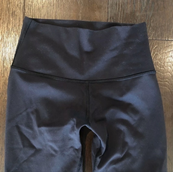Lululemon Graphic Logo Leggings Size 4 - Picture 4 of 5